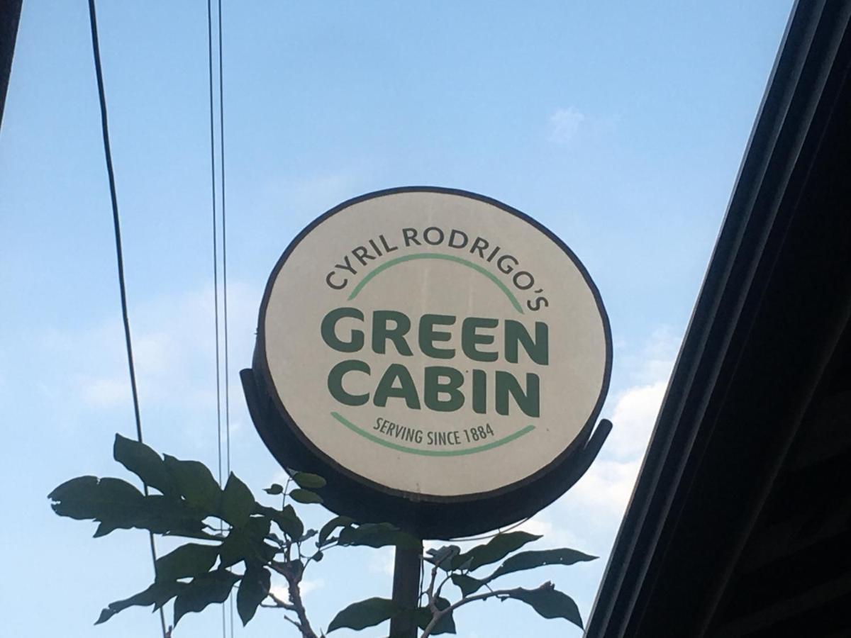 Visakha 6 Hotel Kolombo Bagian luar foto