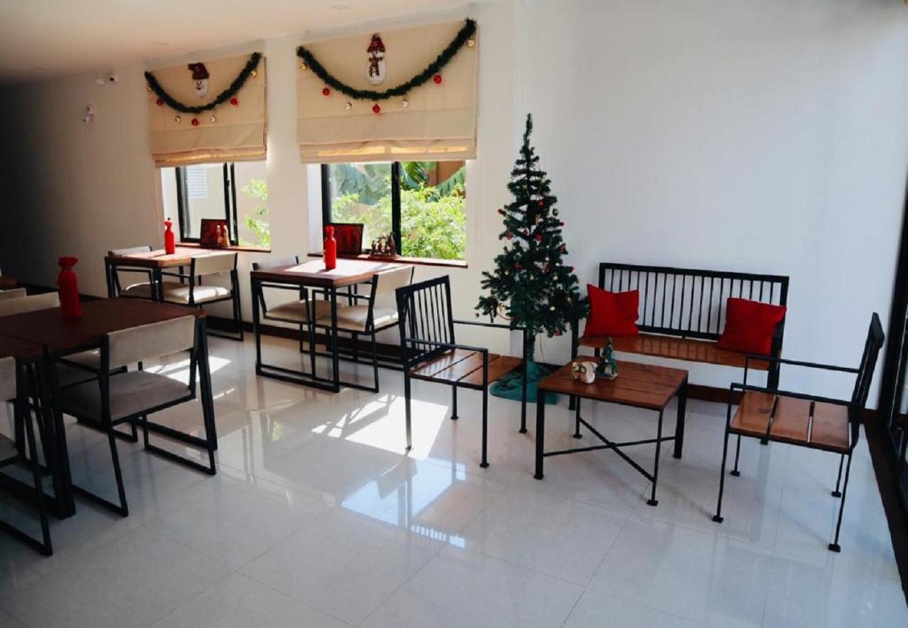Visakha 6 Hotel Kolombo Bagian luar foto