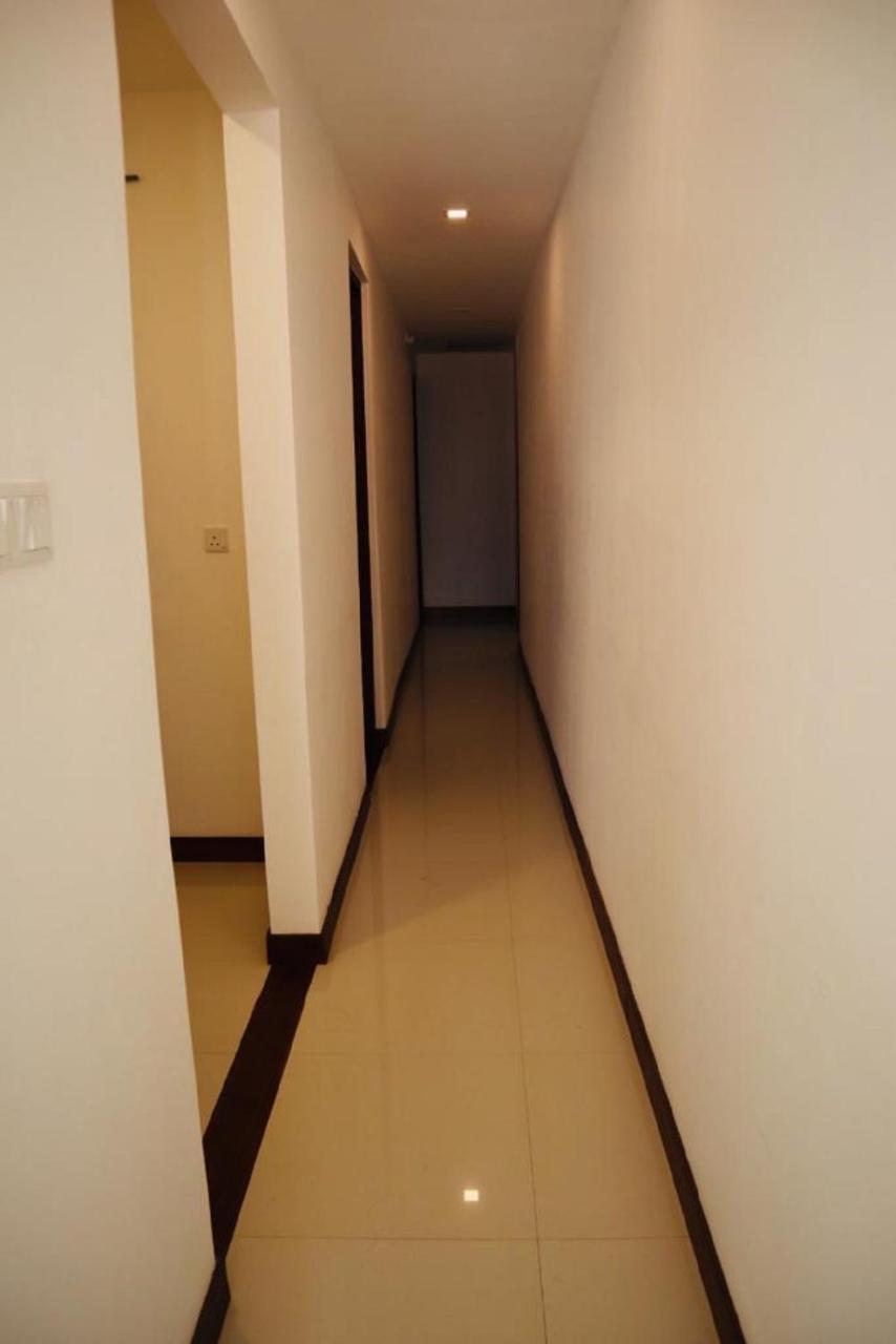Visakha 6 Hotel Kolombo Bagian luar foto