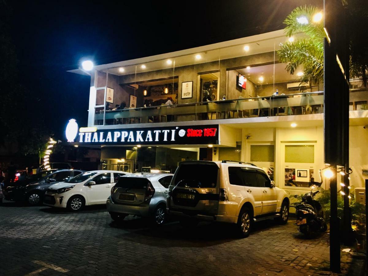 Visakha 6 Hotel Kolombo Bagian luar foto